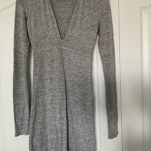 Wilfred Gray V-Neck Long Sleeve Sweater Dress